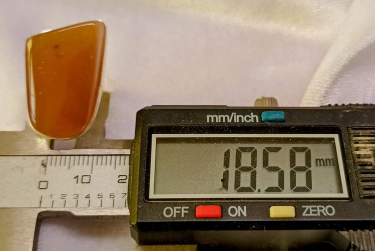 735.jpg